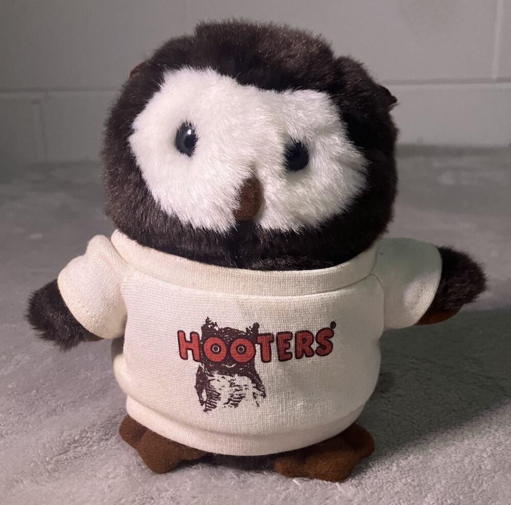 Vintage Style Hooters Plush Owl Stuffed Animal Brown/White White Shirt 6 in